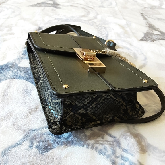 NWT. MKF crossbody bag - Picture 4 of 10